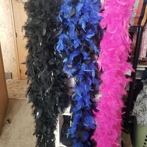 Three feather Boas